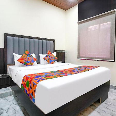 Fabexpress Gulshan Grand - Nr Gateway Of India Мумбаи Экстерьер фото