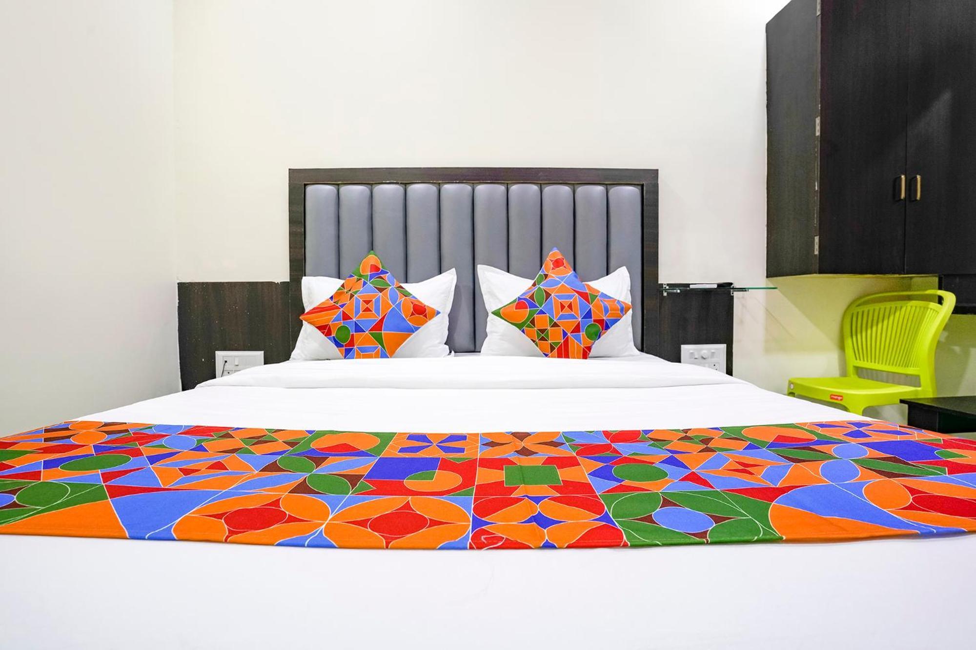 Fabexpress Gulshan Grand - Nr Gateway Of India Мумбаи Экстерьер фото