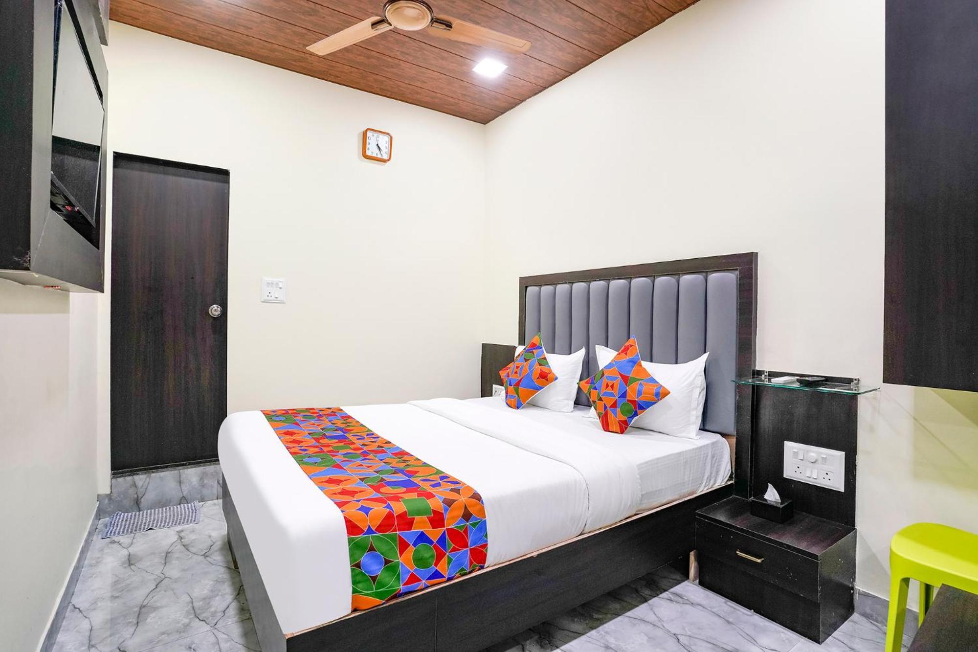 Fabexpress Gulshan Grand - Nr Gateway Of India Мумбаи Экстерьер фото